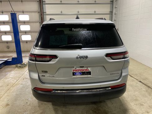 Used 2022 Jeep Grand Cherokee L Limited image 16