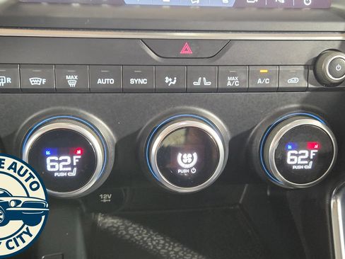 Used 2019 Jaguar E-PACE S AWD/4WD image 17