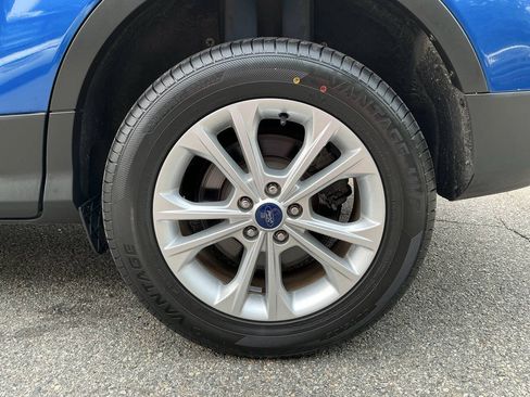 Used 2018 Ford Escape SE w/ SE Sync 3 Package AWD/4WD image 10