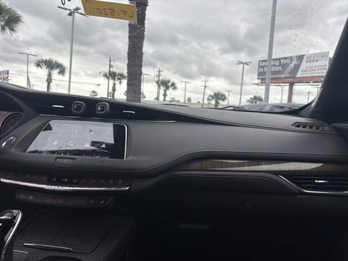 Used 2020 Cadillac XT4 Premium Luxury image 13