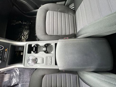 Used 2022 Ford Edge SE w/ Black Appearance Package image 22