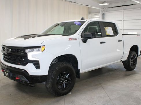 Used 2024 Chevrolet Silverado 1500 LT Trail Boss w/ Protection Package AWD/4WD image 6