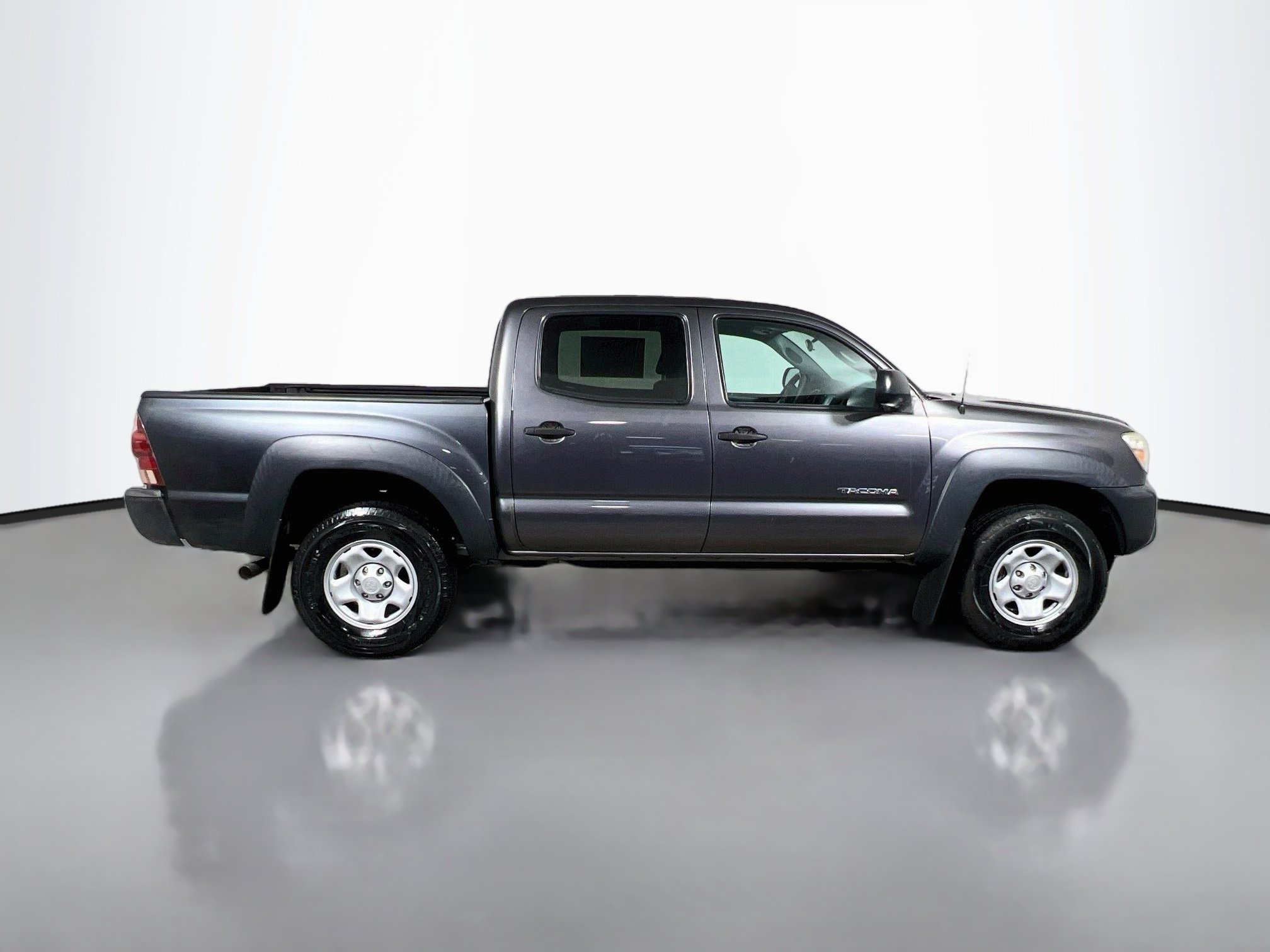 Used 2015 Toyota Tacoma PreRunner w/ Convenience Package RWD image 3