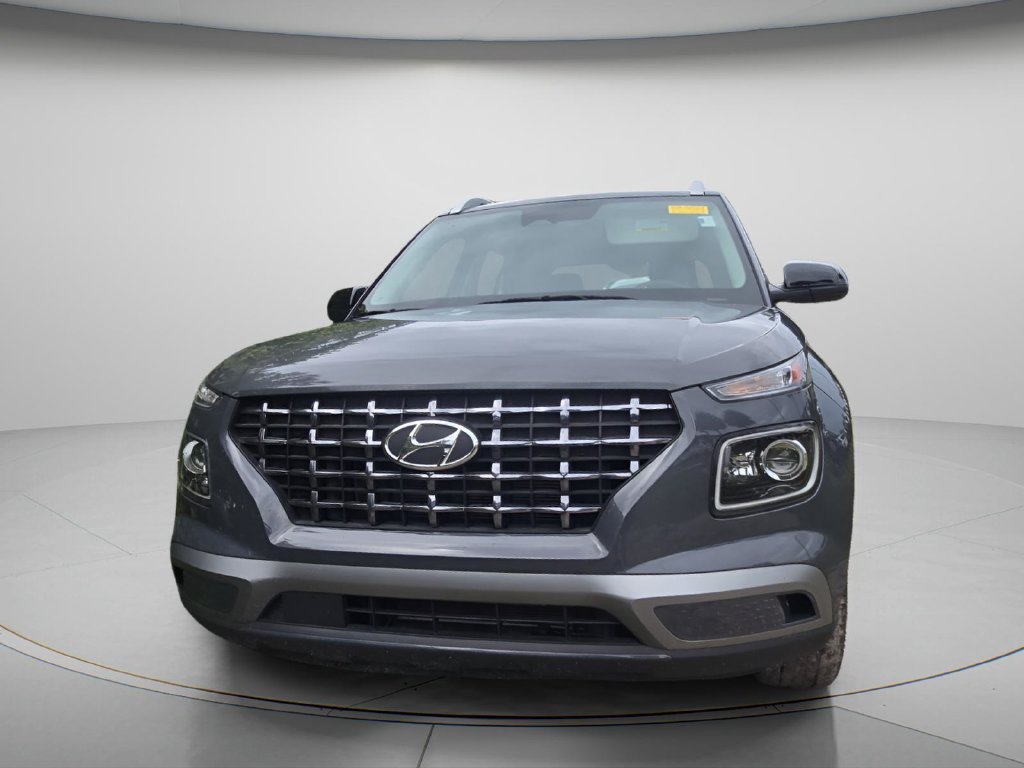 Used 2023 Hyundai Venue Limited w/ Cargo Package FWD image 3