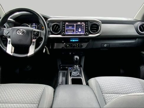 Used 2022 Toyota Tacoma SR5 RWD image 15
