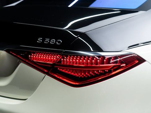 Used 2021 Mercedes-Benz Maybach S 580 4MATIC image 16