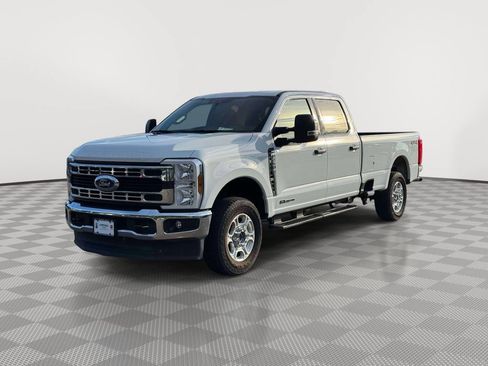 Used 2026 Ford F250 XLT AWD/4WD image 3