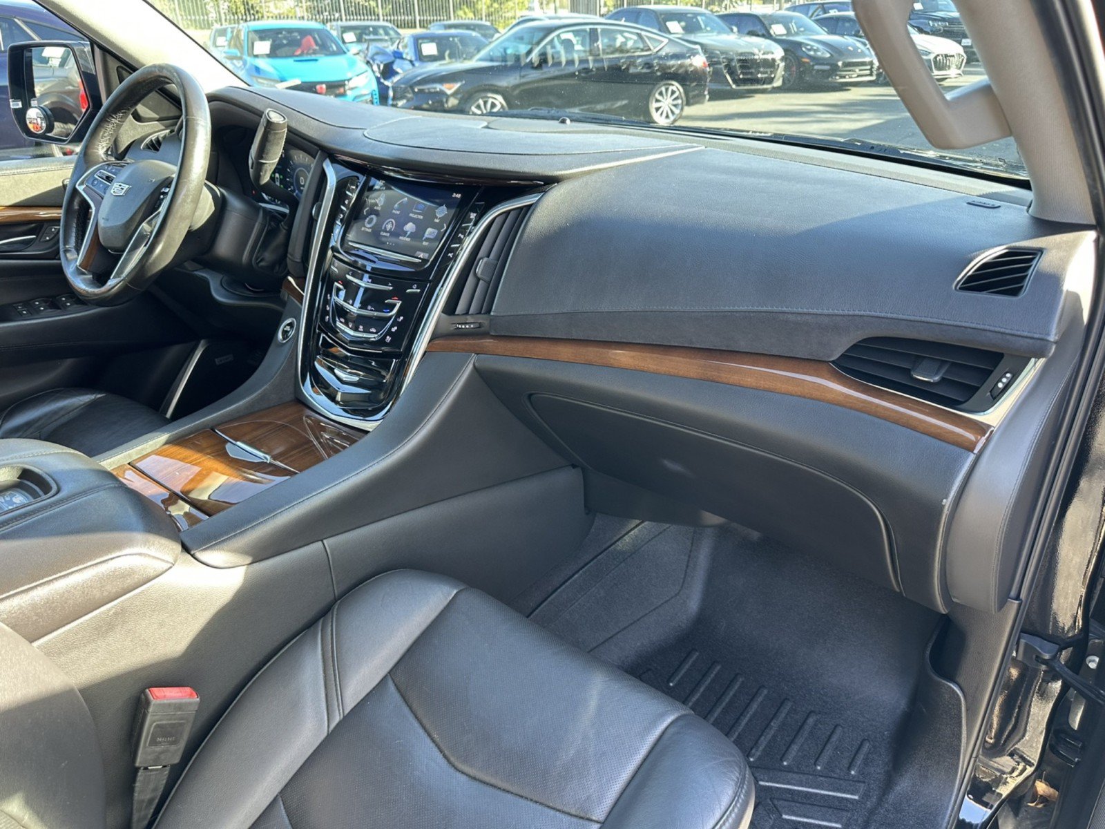 Used 2020 Cadillac Escalade ESV 2WD image 21