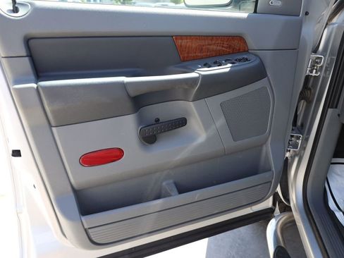 Used 2007 Dodge Ram 2500 Truck Laramie AWD/4WD image 10