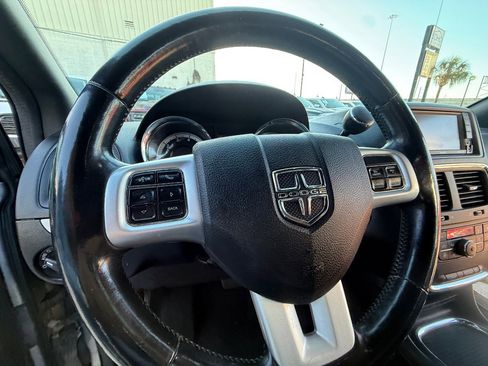 Used 2019 Dodge Grand Caravan GT image 23