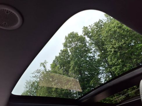 Certified 2025 Land Rover Range Rover Evoque S image 18