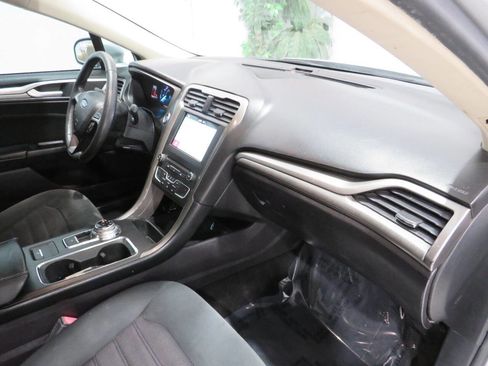Used 2018 Ford Fusion SE image 8