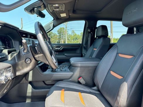 Used 2024 GMC Sierra 1500 AT4 w/ Technology Package AWD/4WD image 3