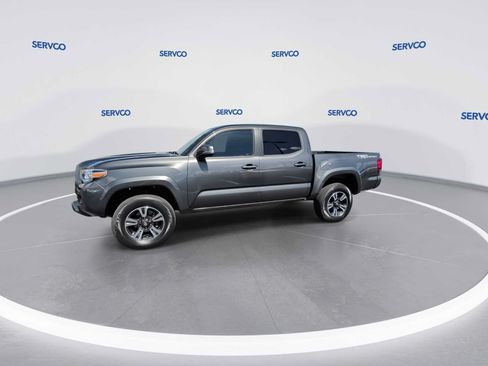 Used 2018 Toyota Tacoma TRD Sport RWD image 4