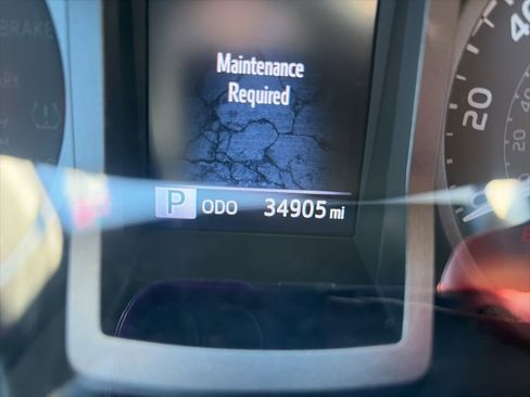 Used 2022 Toyota Tacoma TRD Off-Road image 16