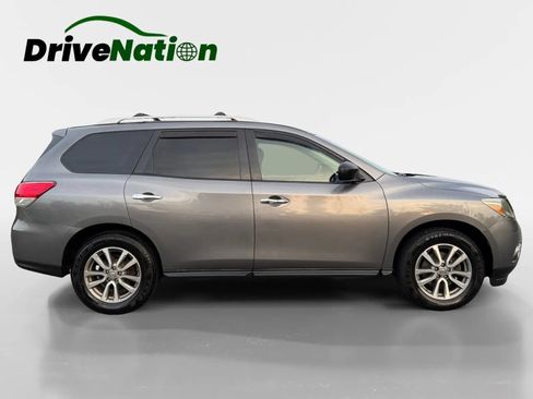 Used 2016 Nissan Pathfinder S AWD/4WD image 4
