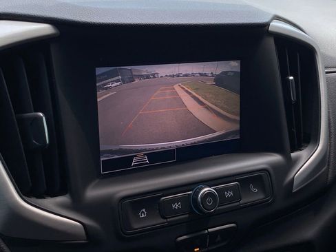 Used 2022 GMC Terrain SLE w/ Elevation Edition image 15