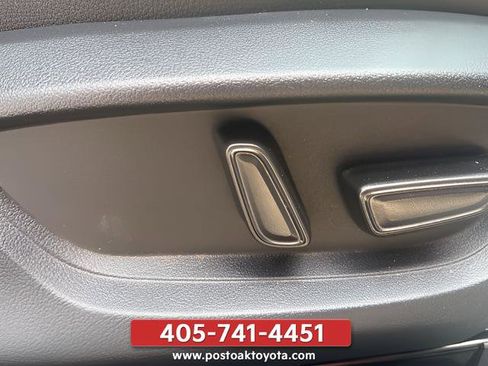 Used 2025 Toyota Camry XLE FWD image 19