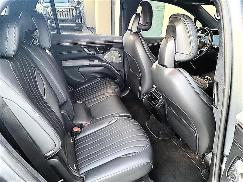 Used 2023 Mercedes-Benz EQS 580 4MATIC SUV image 24