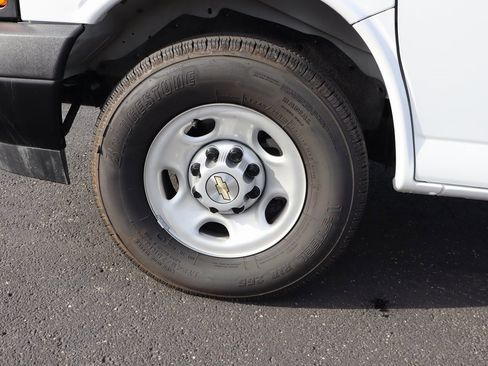 Used 2025 Chevrolet Express 3500 LS image 22