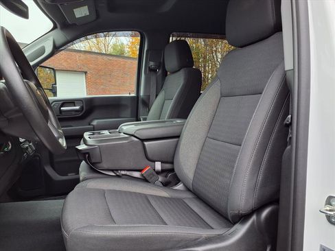 Used 2024 Chevrolet Silverado 2500 Custom w/ Custom Value Package image 6