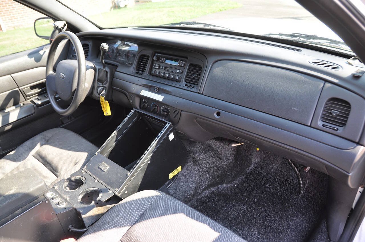 Used 2006 Ford Crown Victoria Police Interceptor RWD image 22