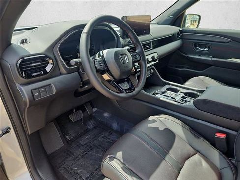 New 2026 Honda Pilot Black Edition image 3