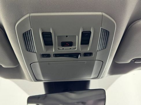 Used 2024 Toyota Highlander LE image 28