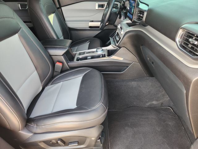 Used 2023 Ford Explorer XLT w/ Equipment Group 202A RWD image 14