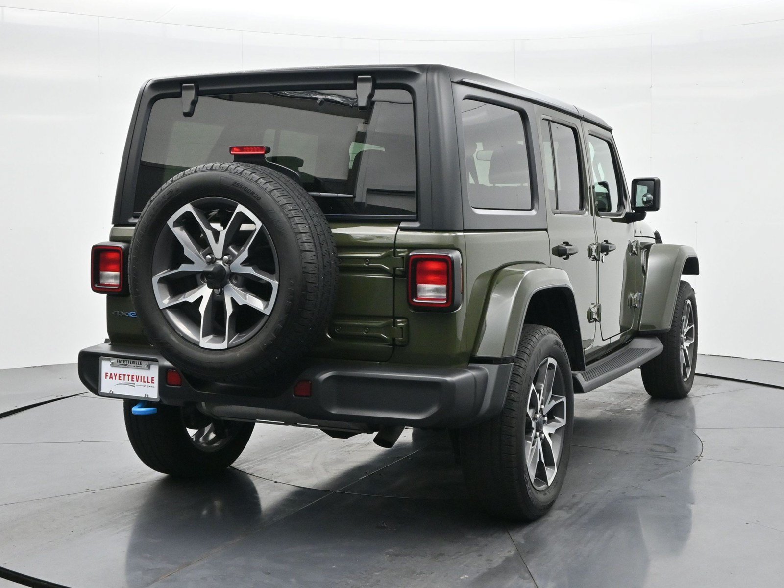 Used 2024 Jeep Wrangler Unlimited w/ Convenience Group AWD/4WD image 5
