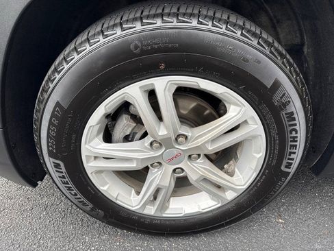 Used 2024 GMC Terrain SLE w/ Driver Convenience Package image 12