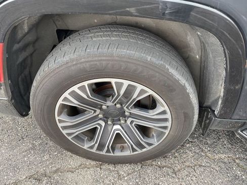 Used 2023 Jeep Wagoneer L Series II image 5