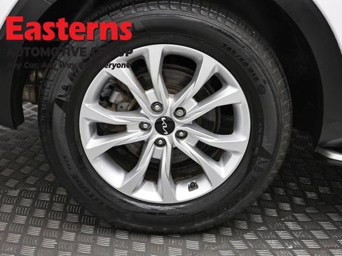 Used 2022 Kia Telluride LX image 30