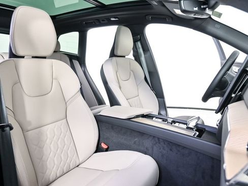 New 2026 Volvo XC60 B5 Plus w/ Protection Package Premier AWD/4WD image 22