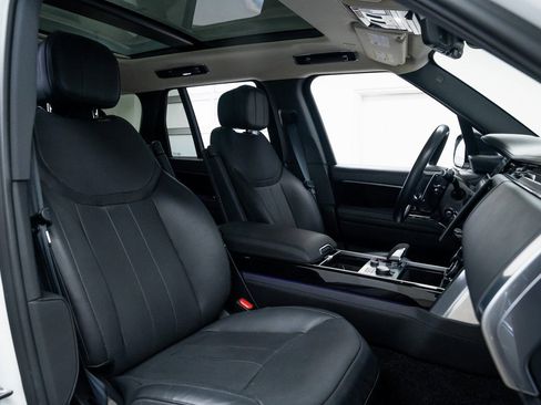 Used 2022 Land Rover Range Rover SE image 25