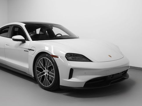 Certified 2025 Porsche Taycan AWD/4WD image 9