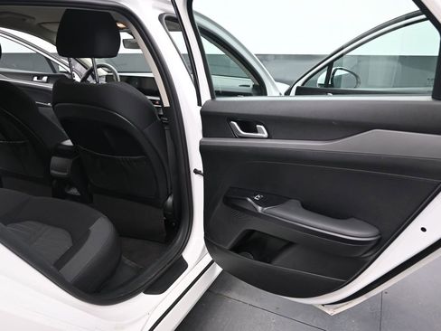 Used 2025 Kia K5 LXS image 19