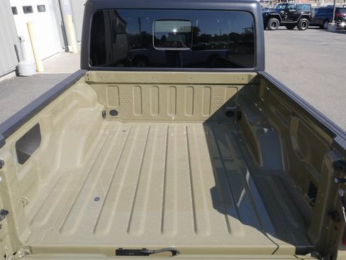 New 2025 Jeep Gladiator Mojave w/ Convenience Group image 11