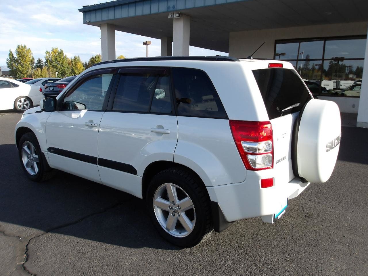 Used 2012 Suzuki Grand Vitara Limited AWD/4WD image 3