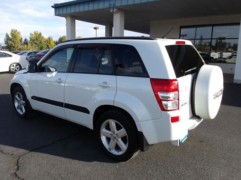 Used 2012 Suzuki Grand Vitara Limited AWD/4WD image 3