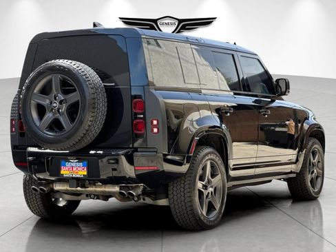 Used 2025 Land Rover Defender 110 X-Dynamic SE AWD/4WD image 4
