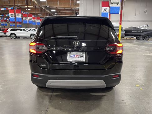Used 2025 Honda Pilot EX-L image 4