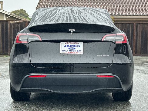 Used 2022 Tesla Model Y Long Range image 4