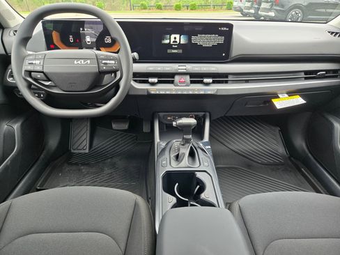 New 2026 Kia K4 LXS FWD image 10
