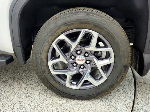 Used 2026 GMC Sierra 1500 SLT image 9