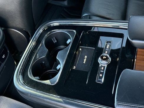 Used 2018 Lincoln Navigator L Reserve w/ Technology Package image 19