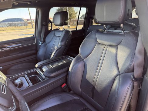 Used 2022 Jeep Wagoneer Series II w/ Premium Group I image 24