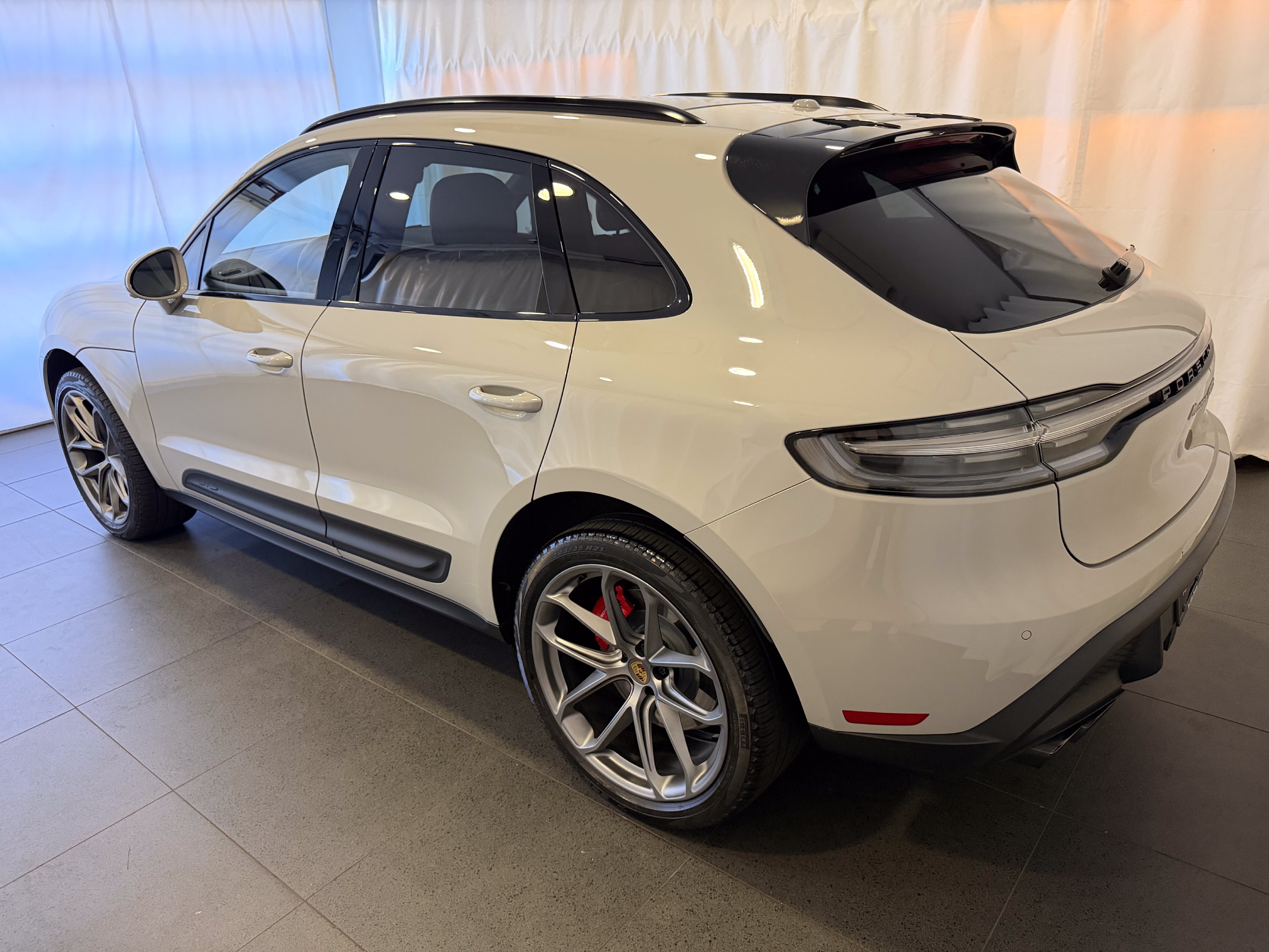 Certified 2024 Porsche Macan GTS AWD/4WD image 3