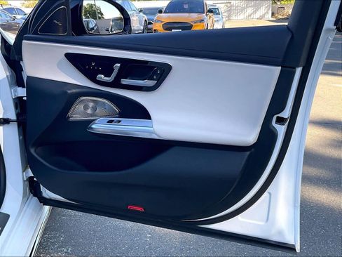 Used 2024 Mercedes-Benz E 450 4MATIC Sedan image 25