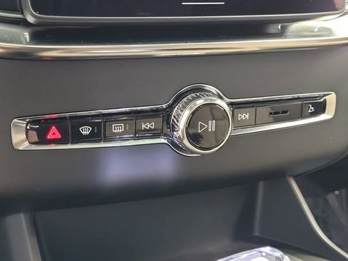 New 2026 Volvo XC90 B6 Plus w/ Protection Package Premier AWD/4WD image 26
